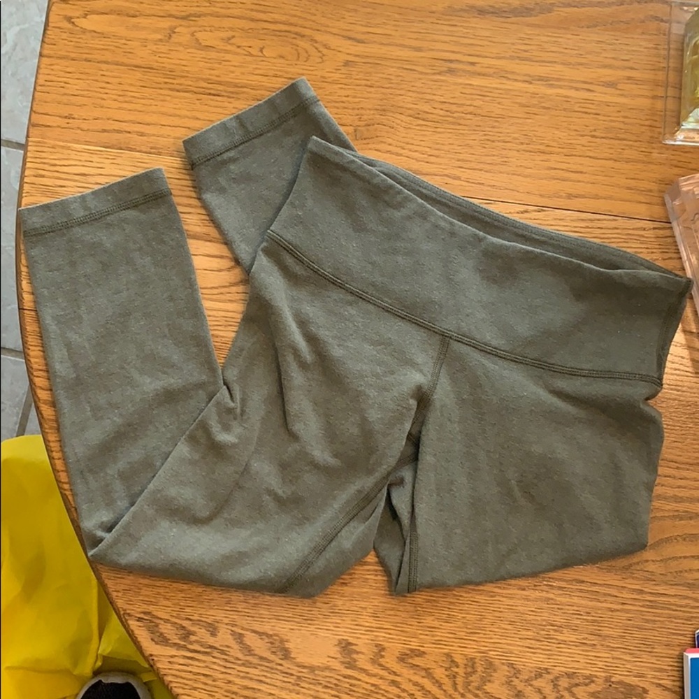 Lulu lemon cropped yoga leggings